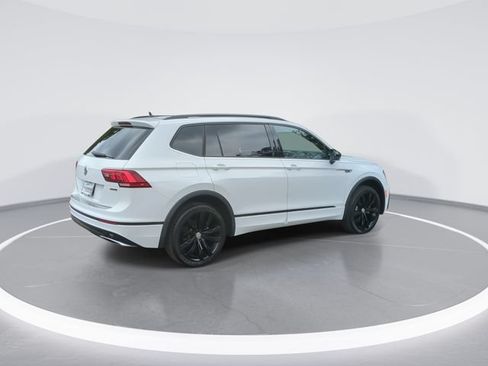 Used 2021 Volkswagen Tiguan SE AWD/4WD image 8