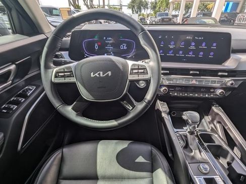 Used 2025 Kia Telluride S FWD image 14