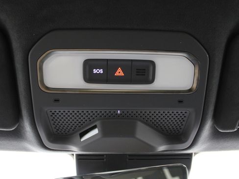 Used 2023 Rivian R1S Adventure image 18