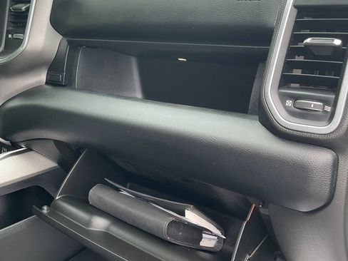 Used 2019 RAM 1500 Big Horn AWD/4WD image 44