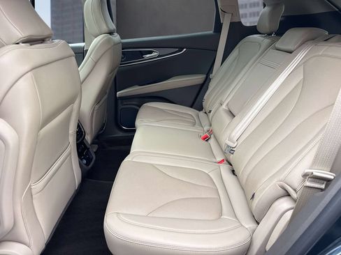 Certified 2023 Lincoln Nautilus Reserve w/ Luxury Package FWD image 11