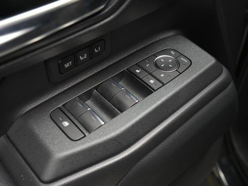 Used 2025 Toyota Land Cruiser image 40