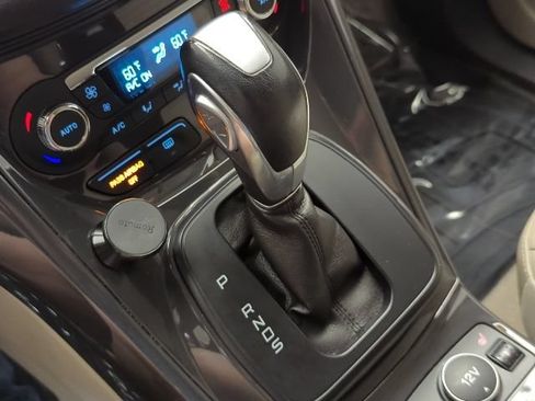 Used 2015 Ford Escape Titanium w/ Equipment Group 301A FWD image 19