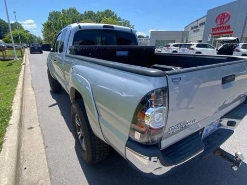 Used 2013 Toyota Tacoma 4x4 Access Cab V6 w/ SR5 Pkg image 11