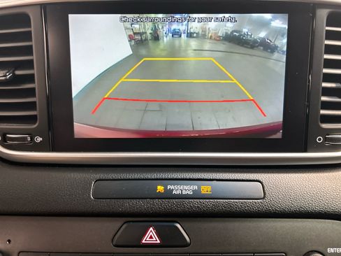 Used 2022 Kia Sportage LX FWD image 5