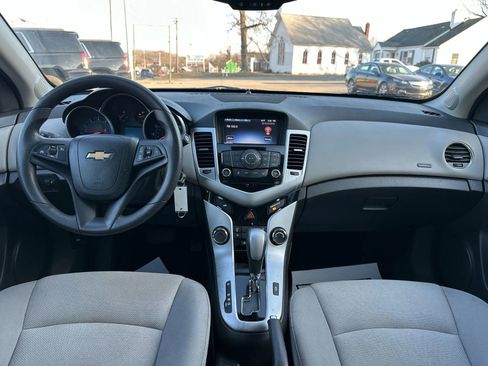 Used 2016 Chevrolet Cruze LT image 34