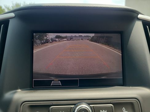 Used 2022 GMC Terrain SLE w/ Driver Convenience Package FWD image 23