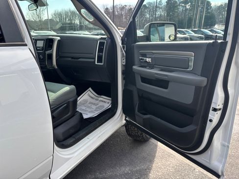 Used 2017 RAM 1500 Classic SLT image 41