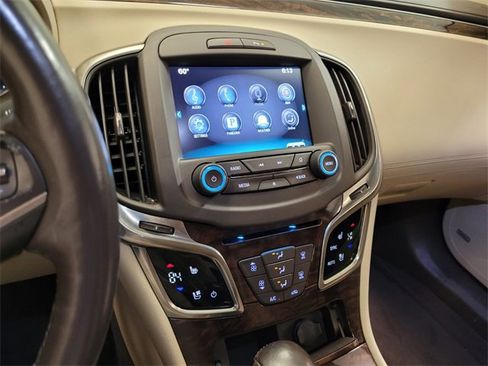 Used 2014 Buick LaCrosse Premium image 20
