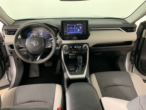 Used 2022 Toyota RAV4 XLE w/ Convenience Package image 32