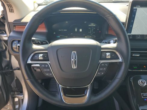 Certified 2023 Lincoln Nautilus Reserve image 14