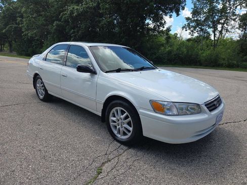 Used 2000 Toyota Camry XLE FWD image 8