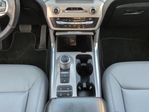 Used 2021 Ford Explorer XLT w/ Equipment Group 202A RWD image 19