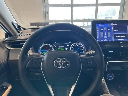 Certified 2021 Toyota Venza XLE w/ Softex Package image 12