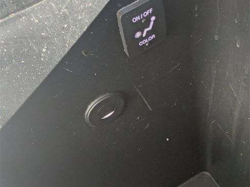 Used 2024 Nissan Sentra SV w/ Lighting Package image 21