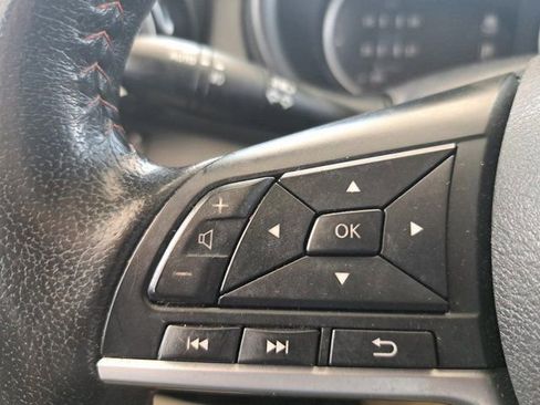 Used 2019 Nissan Kicks SR w/ SR Premium Package image 17