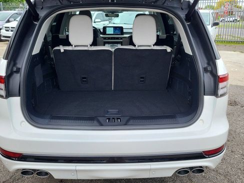 Used 2025 Lincoln Aviator Reserve w/ Jet Appearance Package AWD/4WD image 10