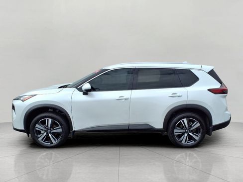 Used 2025 Nissan Rogue SL AWD/4WD image 31