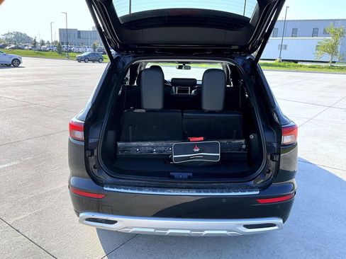 Used 2022 Mitsubishi Outlander SE image 9