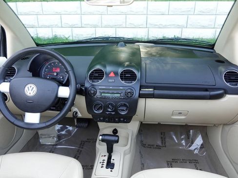 Used 2008 Volkswagen Beetle SE FWD image 70