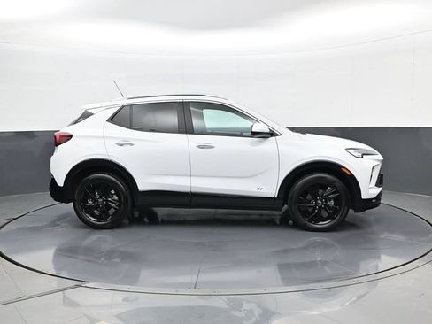 Used 2025 Buick Encore GX Sport Touring FWD image 4