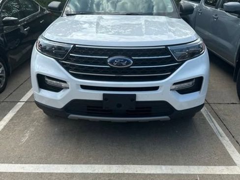 Used 2020 Ford Explorer XLT w/ Equipment Group 202A AWD/4WD image 1
