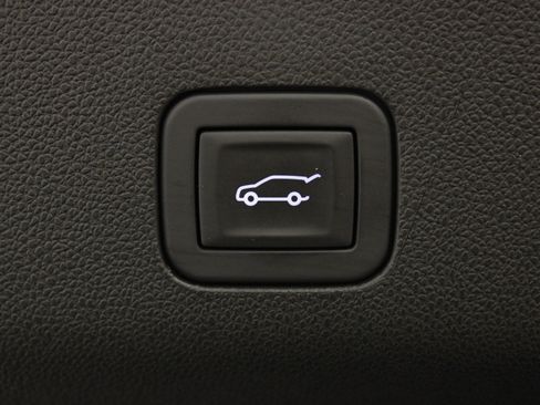 Used 2025 Cadillac Escalade V image 16