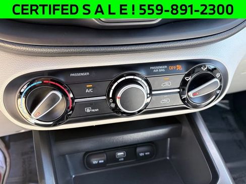 Certified 2025 Kia Soul LX w/ LX Technology Package FWD image 17