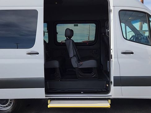 Used 2023 Mercedes-Benz Sprinter 2500 image 17