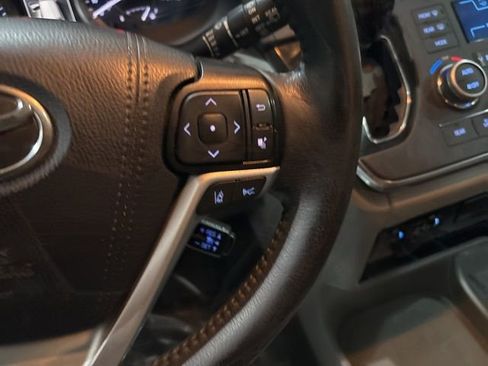 Used 2019 Toyota Sienna XLE image 16