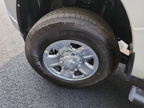 New 2026 RAM 2500 Tradesman AWD/4WD image 37