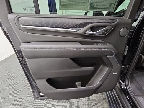 Used 2023 GMC Yukon XL Denali AWD/4WD image 38