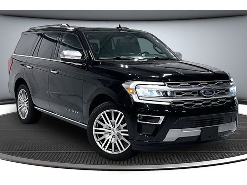 Used 2024 Ford Expedition Platinum AWD/4WD image 2