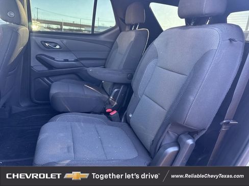 Used 2023 Chevrolet Traverse LT image 17