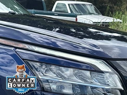 Used 2022 Nissan Pathfinder SL w/ SL Premium Package FWD image 2