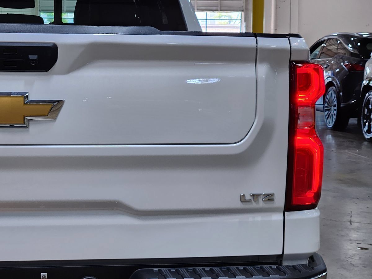 Used 2022 Chevrolet Silverado 1500 LTZ AWD/4WD image 22