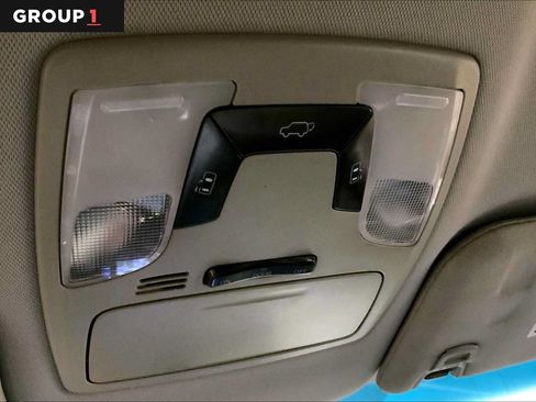 Used 2017 Toyota Sienna SE FWD image 34