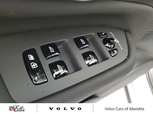 New 2025 Volvo XC90 B6 Core w/ Climate Package image 21