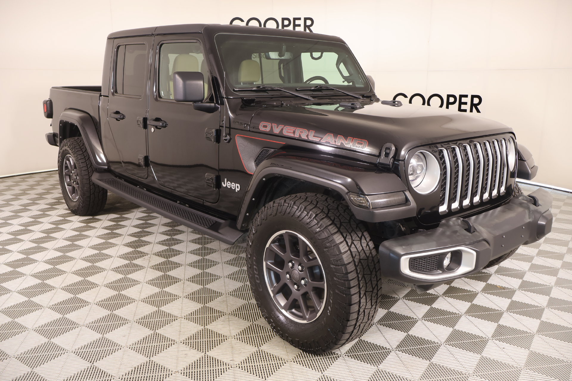 Used 2021 Jeep Gladiator Overland AWD/4WD image 1