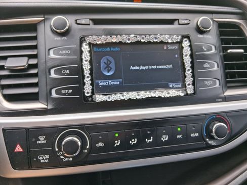 Used 2019 Toyota Highlander LE image 9