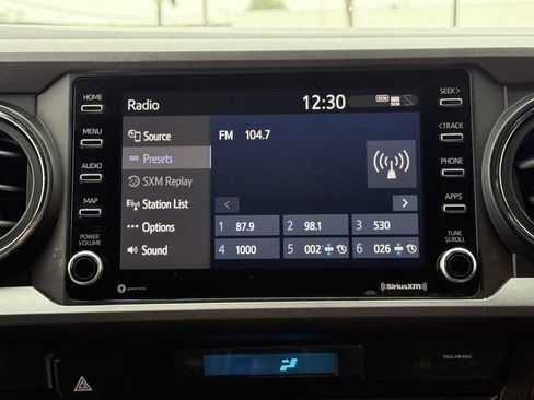 Used 2021 Toyota Tacoma TRD Sport image 29