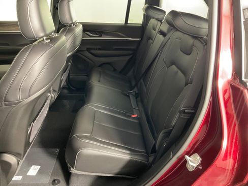 New 2025 Jeep Grand Cherokee Limited image 8