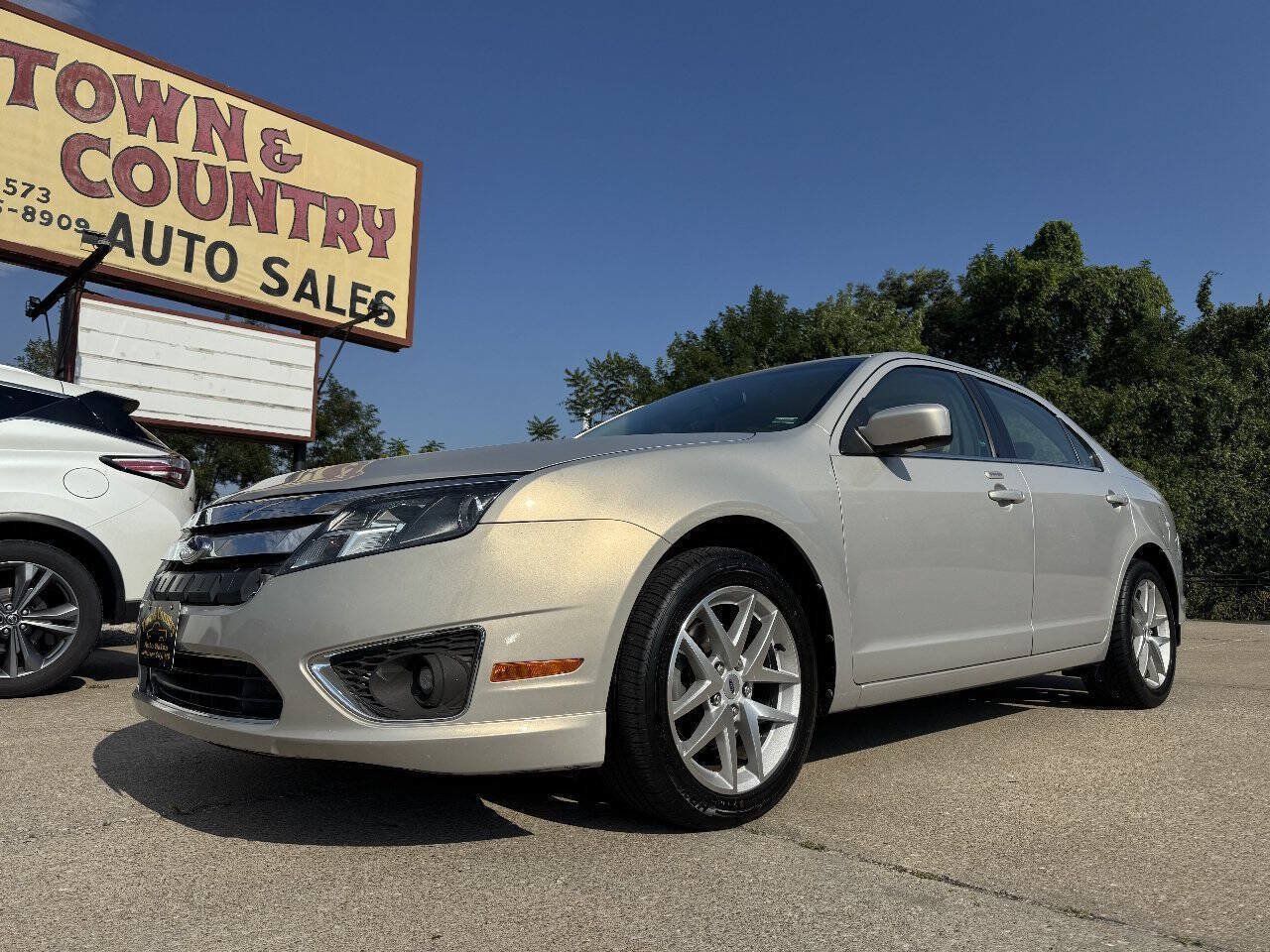 Used 2010 Ford Fusion SEL FWD image 1