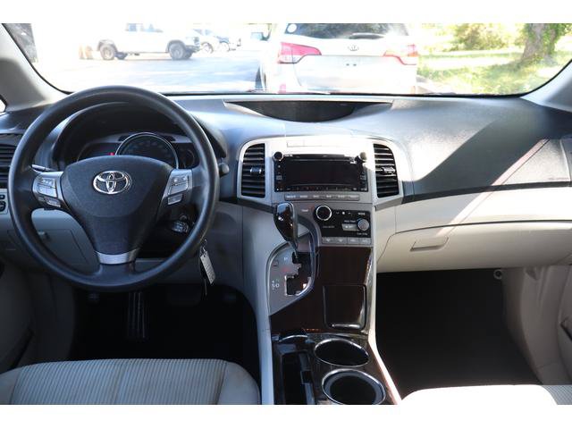 Used 2012 Toyota Venza LE FWD image 9