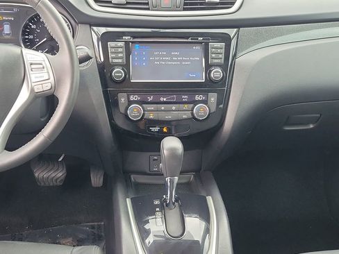 Used 2014 Nissan Rogue SL AWD/4WD image 23