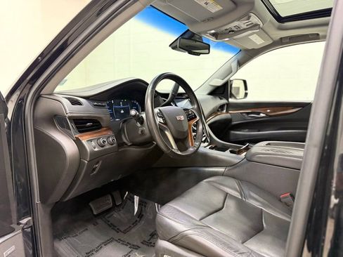 Used 2016 Cadillac Escalade ESV Premium AWD/4WD image 28