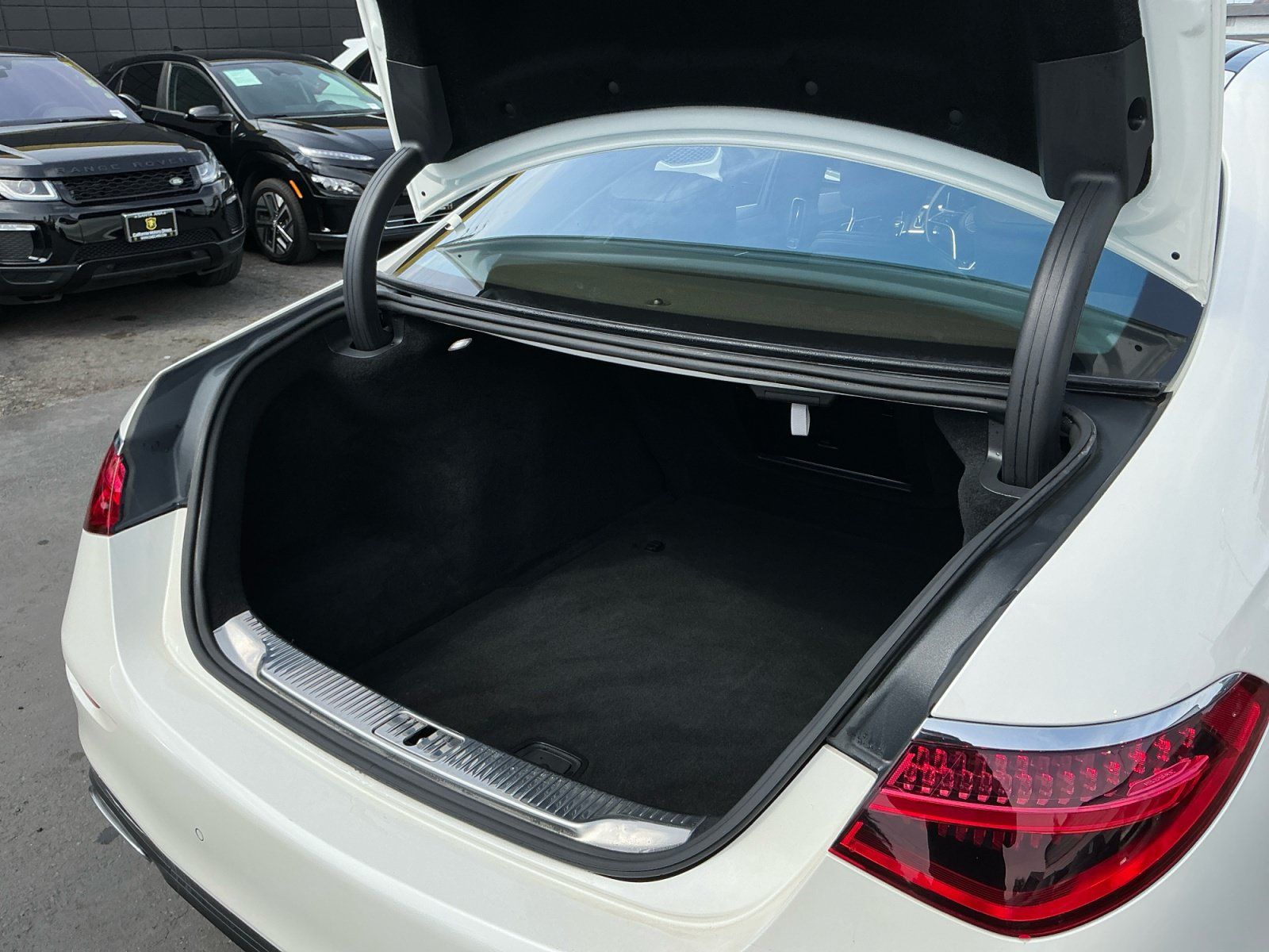 Used 2022 Mercedes-Benz S 580 4MATIC Sedan w/ AMG Line Package image 27