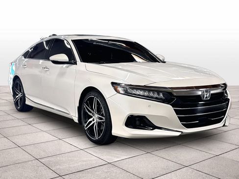 Used 2022 Honda Accord Touring image 2