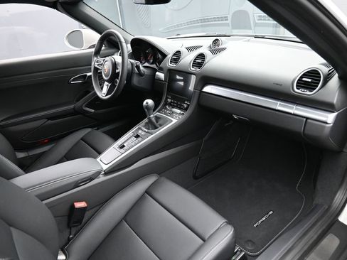 New 2025 Porsche 718 Boxster RWD image 28