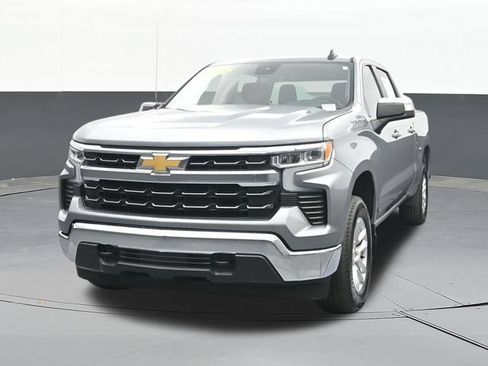 Used 2023 Chevrolet Silverado 1500 LT AWD/4WD image 2